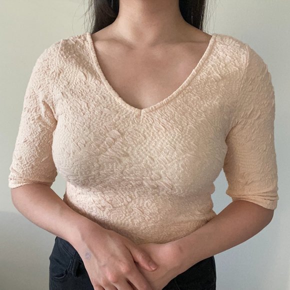 [NEW] Light Pink Textured Top - Picture 2 of 3